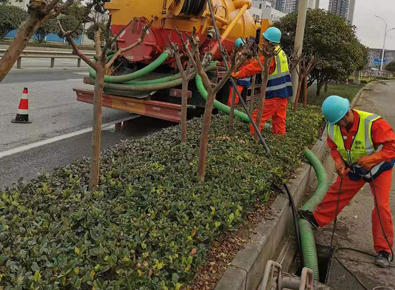 张金镇市政管道清淤