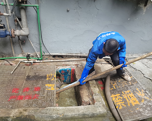 张金镇清掏化粪池