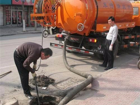 张金镇清掏化粪池，健康生活从这里开始